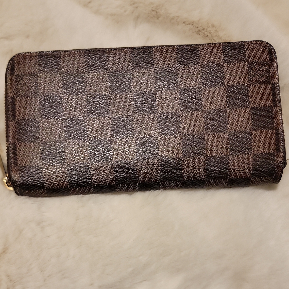 LOUIS Vuttion Ebene Damier Full Zip PVC Wallet